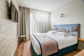  Best Western Plus Hôtel Littéraire Jules Verne  Биарриц